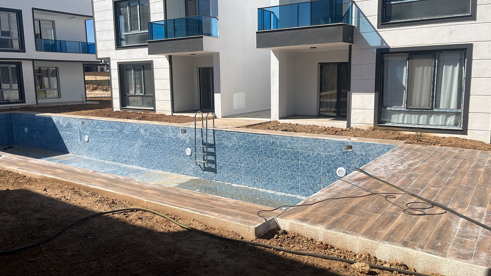 SUSANOĞLU KAPIZLIDA DENİZE YAKIN SATILIK DAİRE